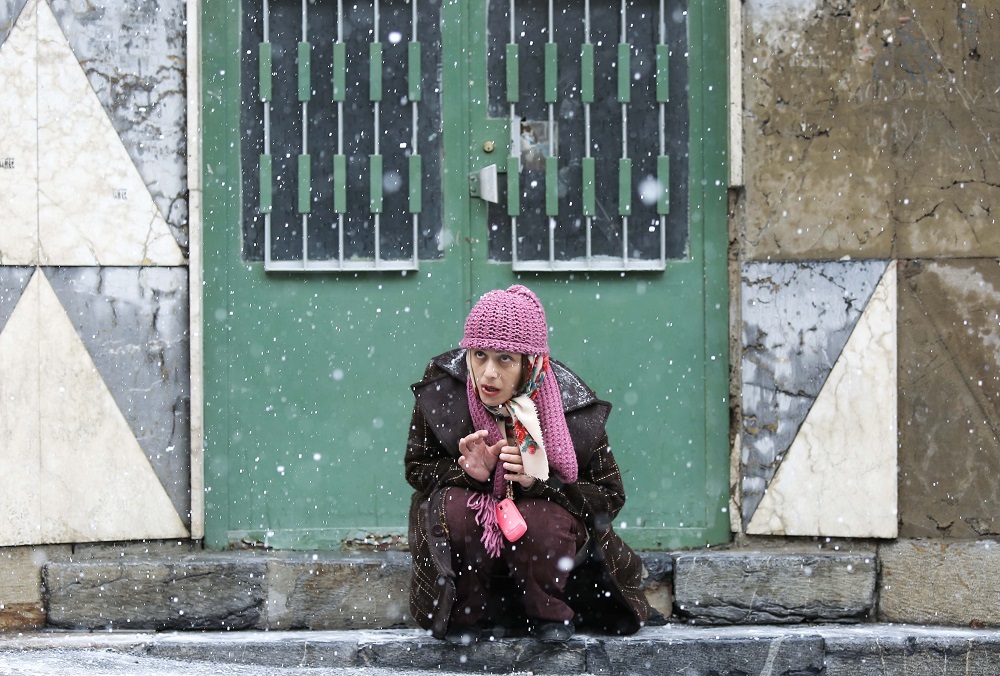 معصومه قاسمی‌پور در نمایی از فیلم سینمایی «آبجی»